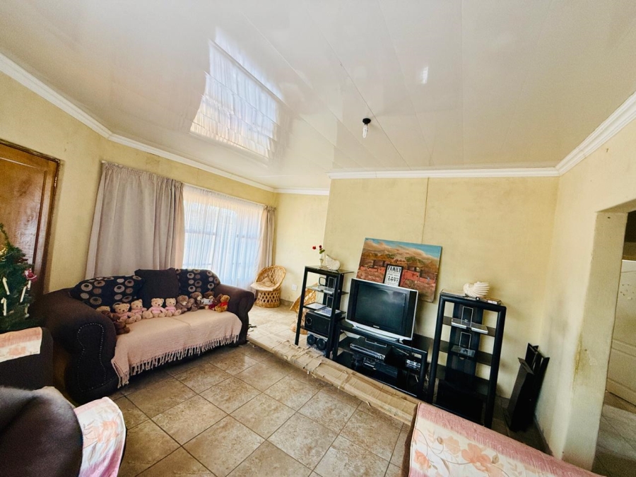 3 Bedroom Property for Sale in Madiba Park Limpopo