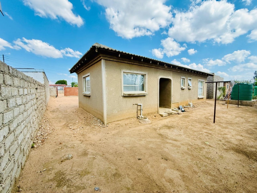 3 Bedroom Property for Sale in Madiba Park Limpopo