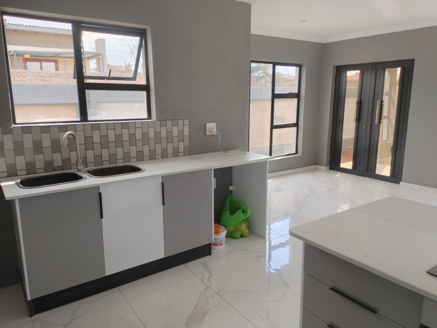 3 Bedroom Property for Sale in Mahlasedi Park Limpopo