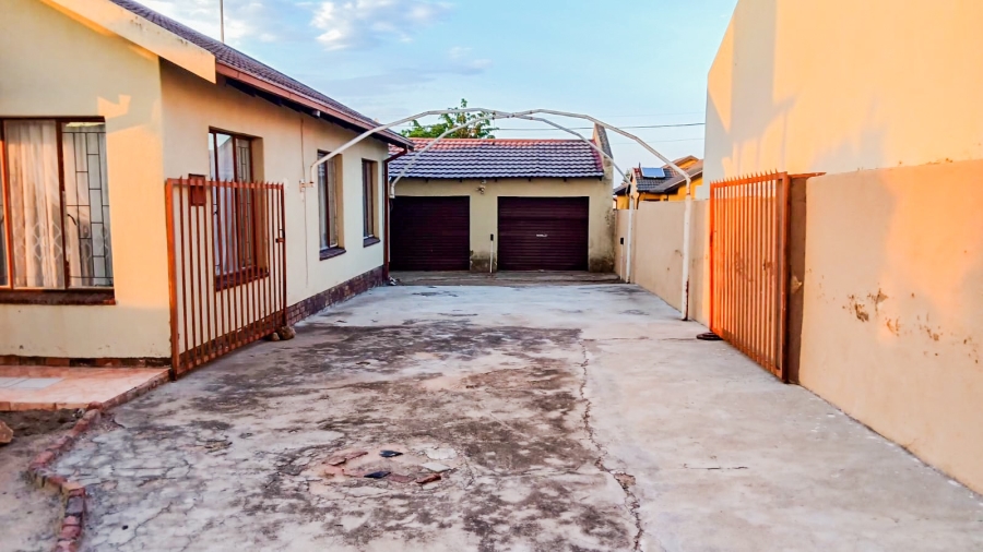 3 Bedroom Property for Sale in Seshego 9H Limpopo