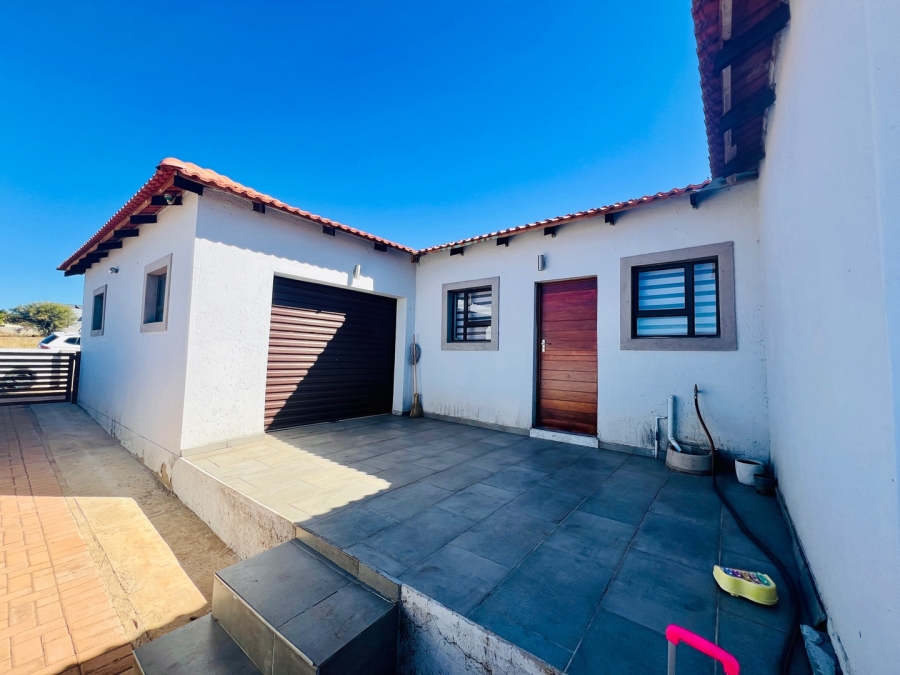 3 Bedroom Property for Sale in Woodhill Estate Limpopo