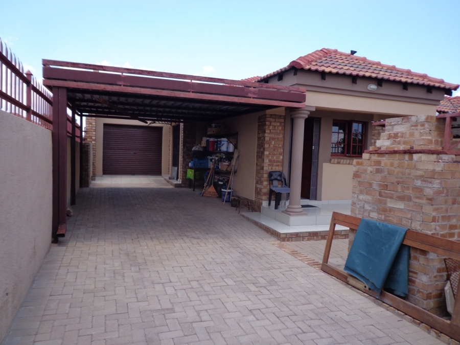 3 Bedroom Property for Sale in Mahlasedi Park Limpopo