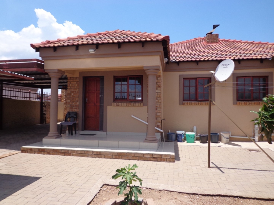 3 Bedroom Property for Sale in Mahlasedi Park Limpopo