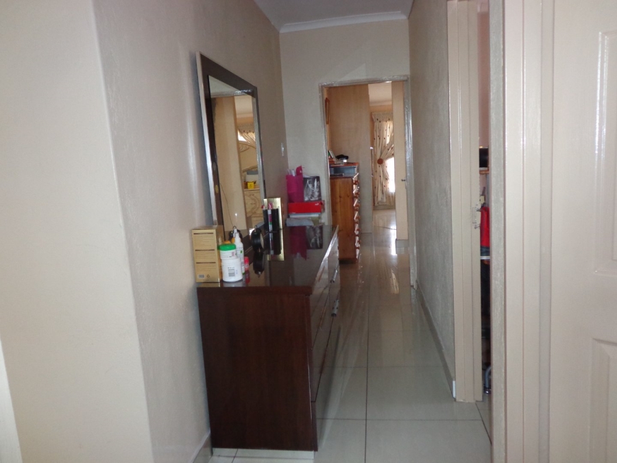 3 Bedroom Property for Sale in Mahlasedi Park Limpopo