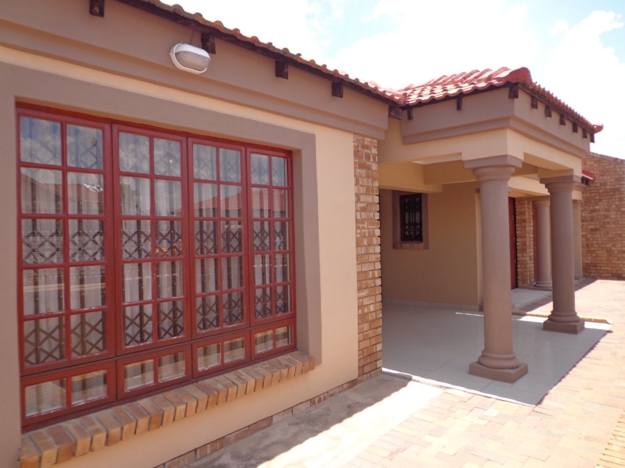 3 Bedroom Property for Sale in Mahlasedi Park Limpopo