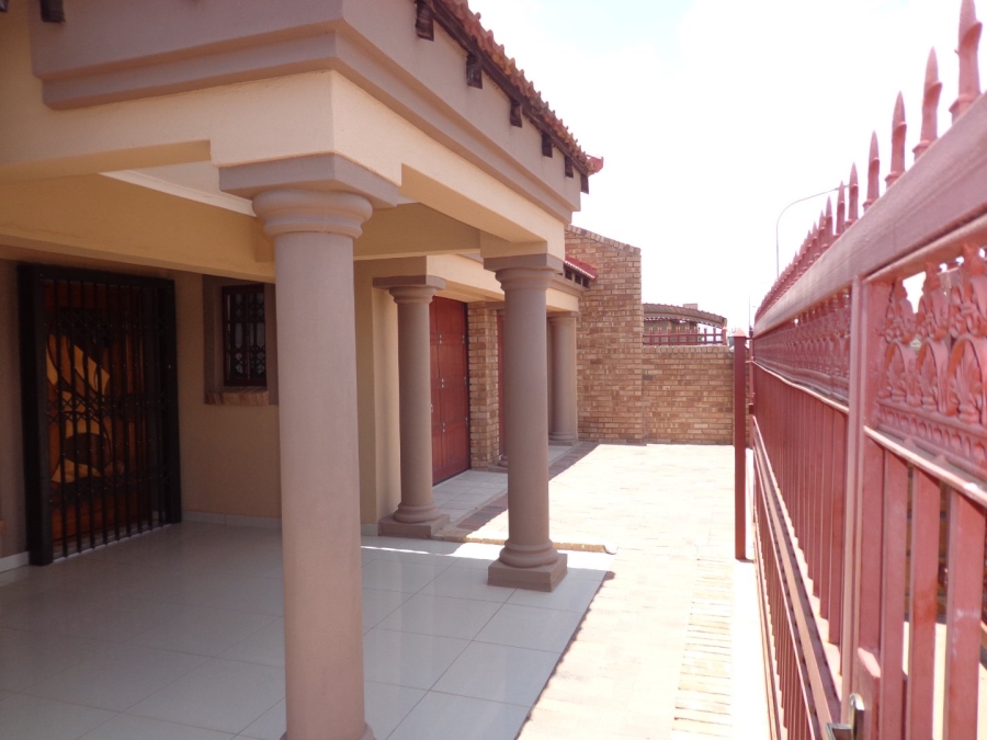 3 Bedroom Property for Sale in Mahlasedi Park Limpopo