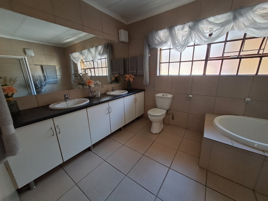 3 Bedroom Property for Sale in Bendor Limpopo