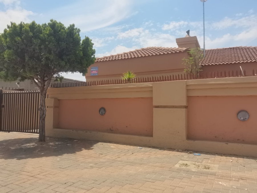 To Let 3 Bedroom Property for Rent in Seshego C Limpopo