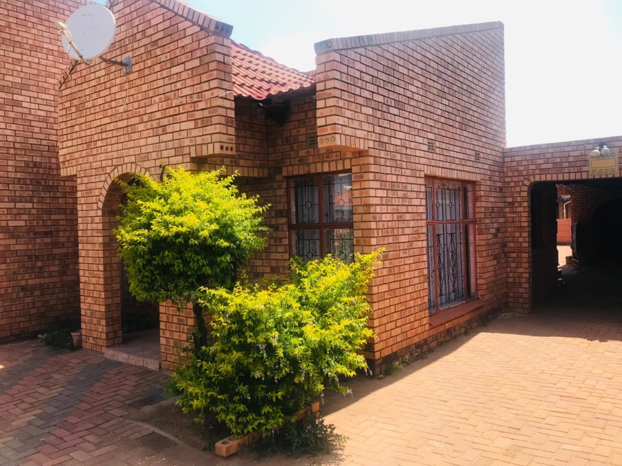 4 Bedroom Property for Sale in Lebowakgomo Zone A Limpopo