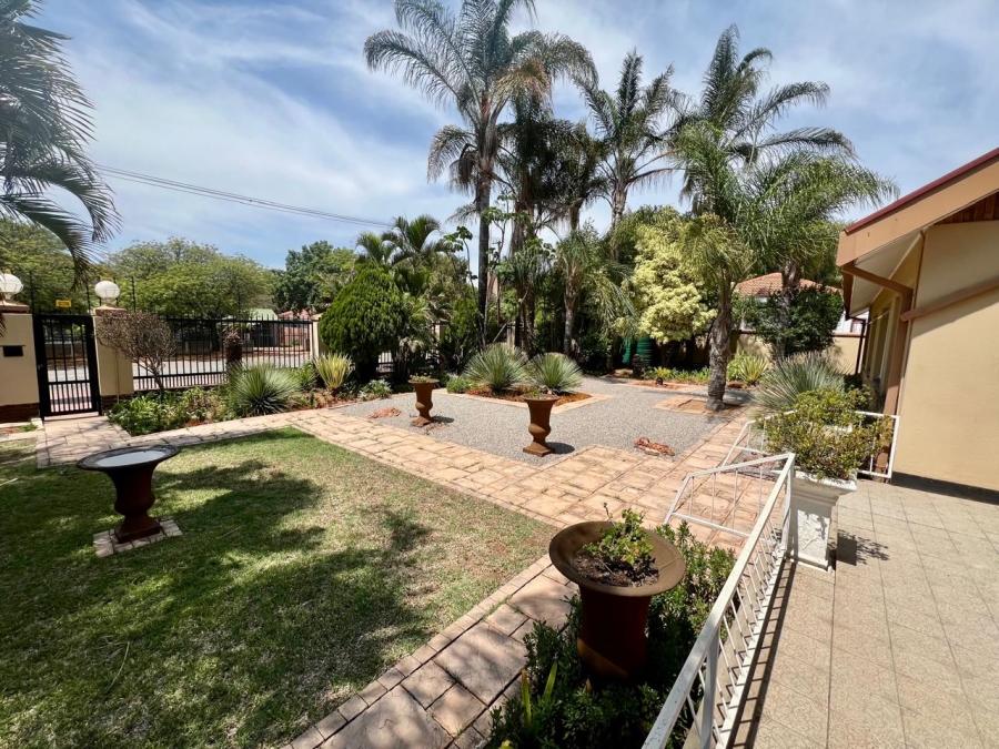 5 Bedroom Property for Sale in Capricorn Limpopo