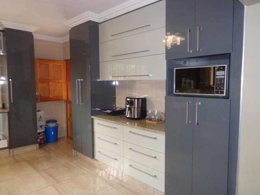 5 Bedroom Property for Sale in Serala View Limpopo