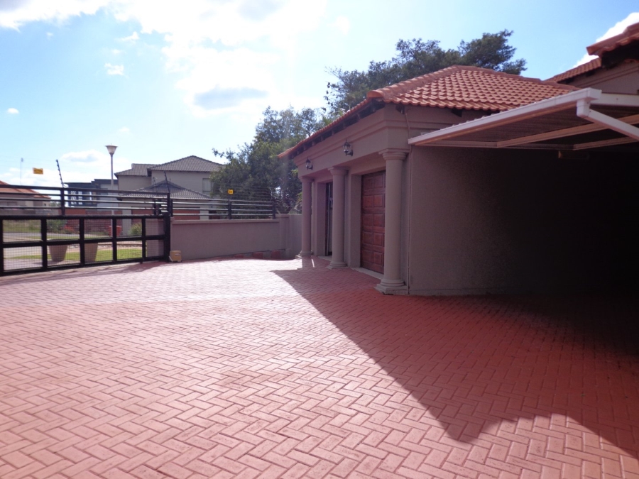 5 Bedroom Property for Sale in Thornhill Limpopo