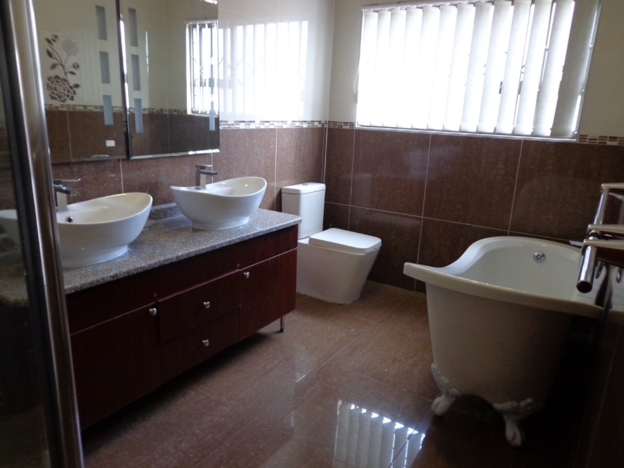 5 Bedroom Property for Sale in Thornhill Limpopo