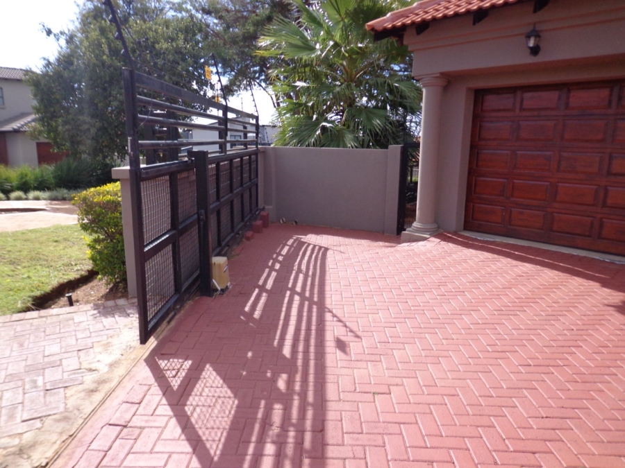 5 Bedroom Property for Sale in Thornhill Limpopo