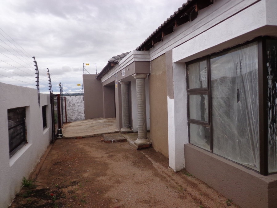 3 Bedroom Property for Sale in Mahlasedi Park Limpopo