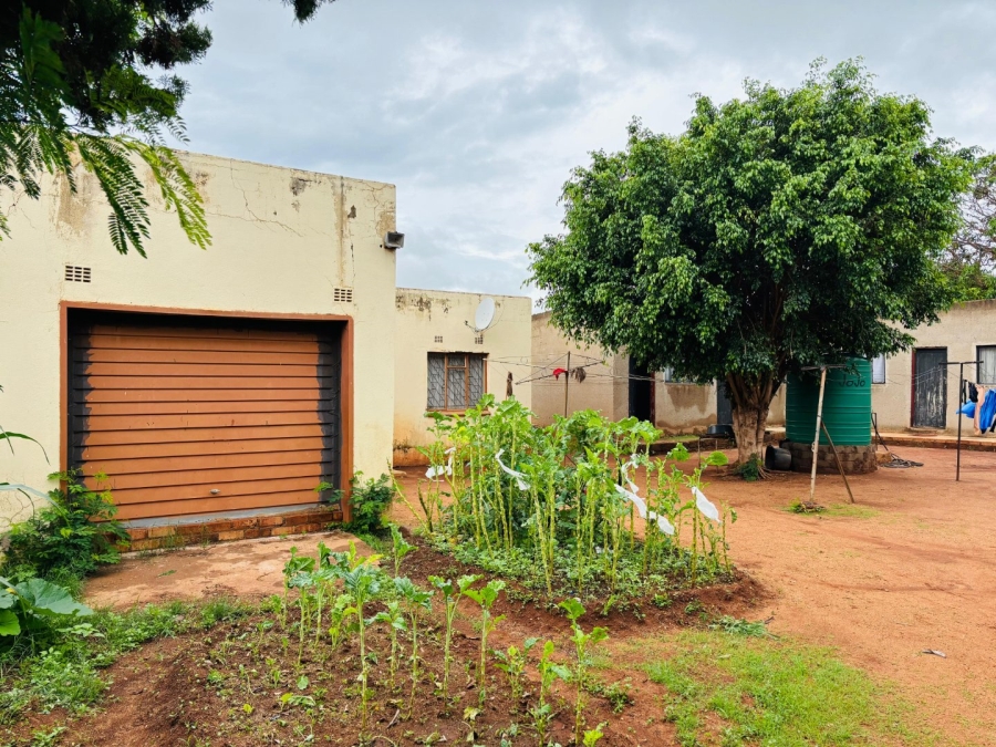 13 Bedroom Property for Sale in Lebowakgomo Zone B Limpopo