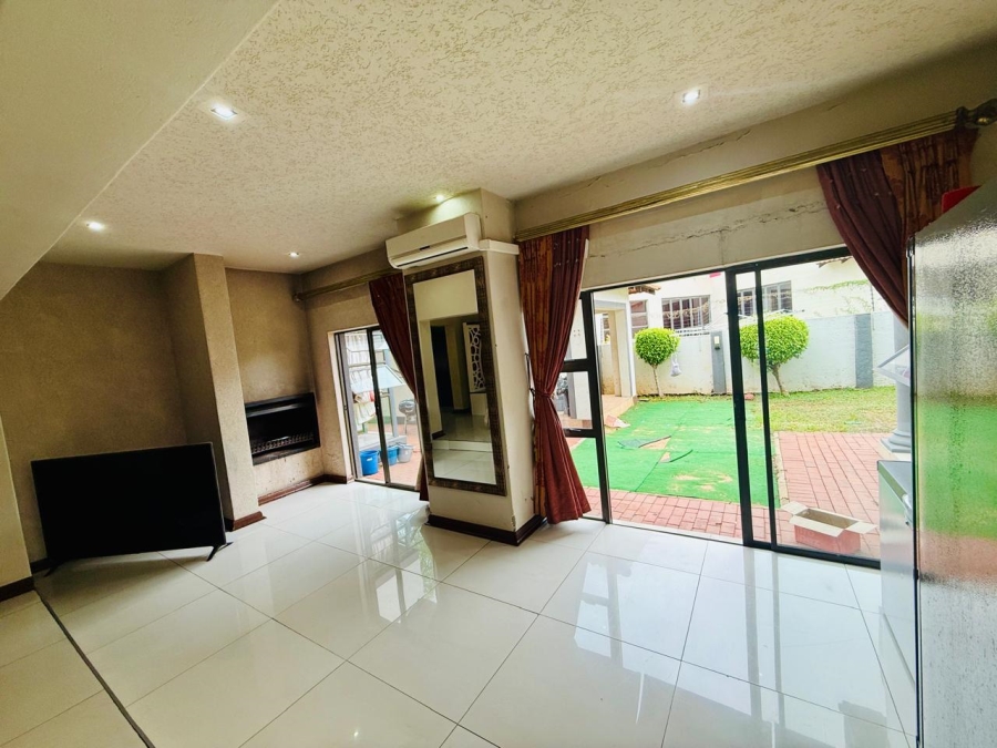 6 Bedroom Property for Sale in Bendor Limpopo