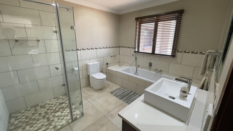 3 Bedroom Property for Sale in Zebula Golf Estate Limpopo