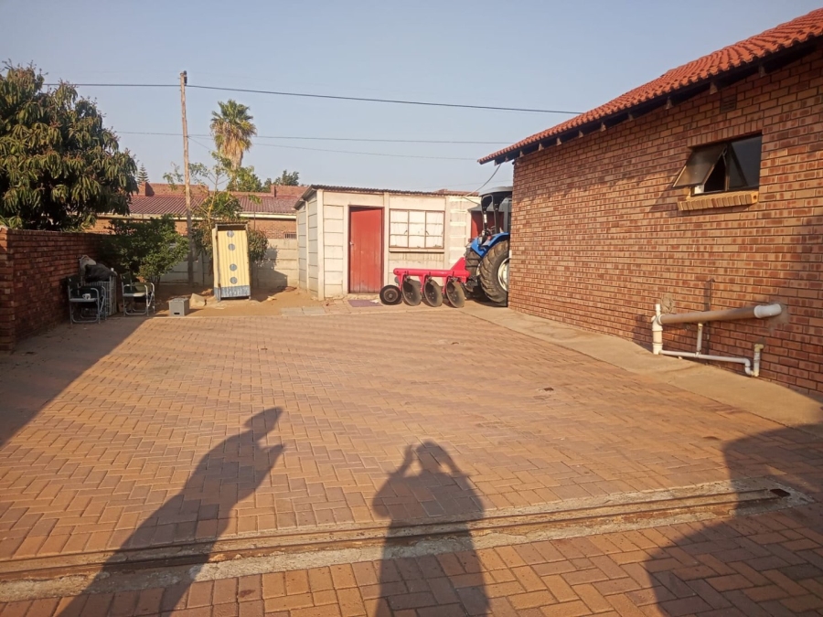 4 Bedroom Property for Sale in Seshego D Limpopo