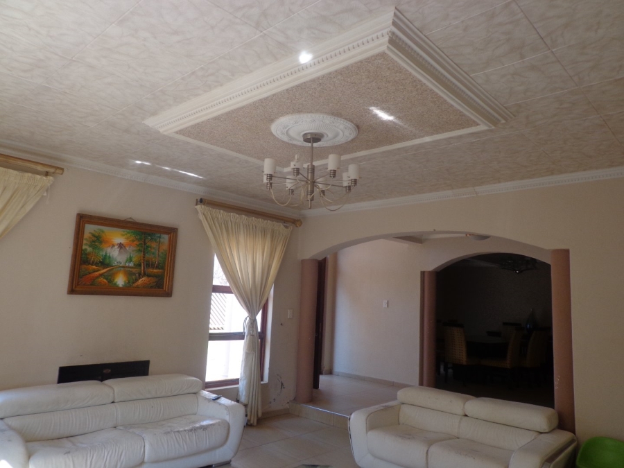 6 Bedroom Property for Sale in Flora Park Limpopo