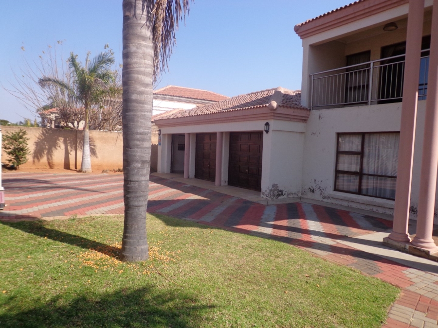 6 Bedroom Property for Sale in Flora Park Limpopo