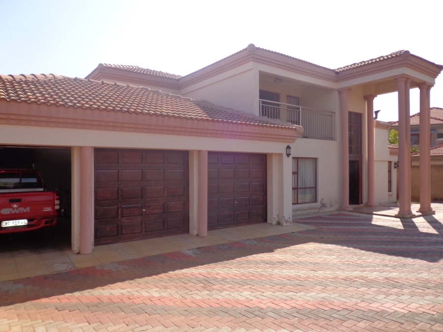 6 Bedroom Property for Sale in Flora Park Limpopo