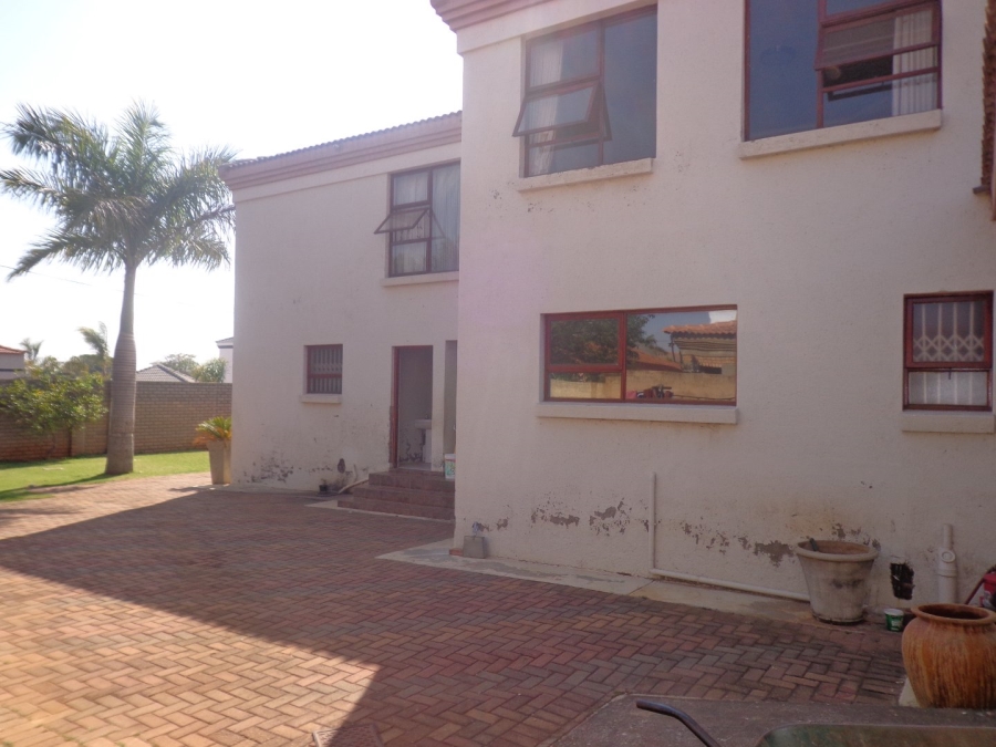 6 Bedroom Property for Sale in Flora Park Limpopo