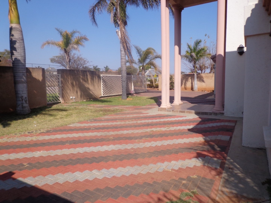 6 Bedroom Property for Sale in Flora Park Limpopo