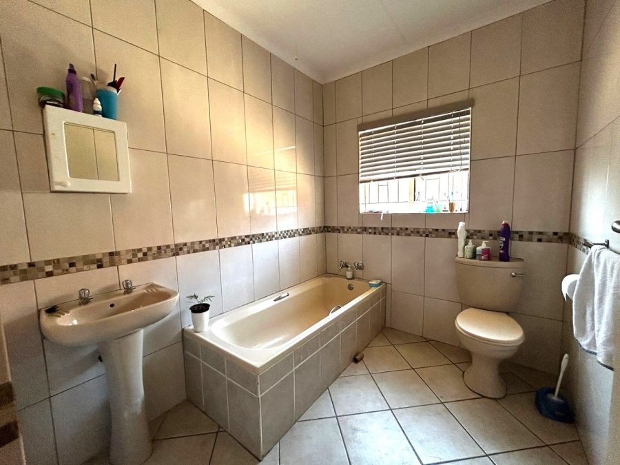 To Let 3 Bedroom Property for Rent in Ivy Park Limpopo