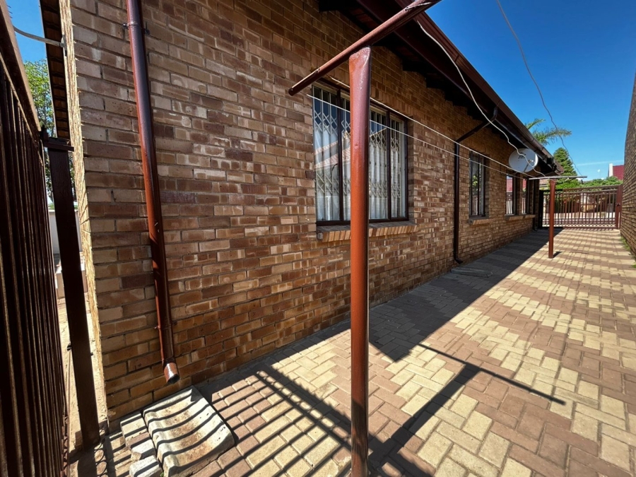 To Let 3 Bedroom Property for Rent in Ivy Park Limpopo