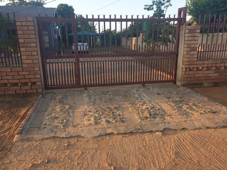 To Let 3 Bedroom Property for Rent in Vuwani Tshino Limpopo