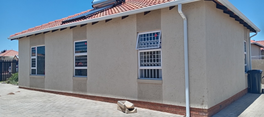 To Let 3 Bedroom Property for Rent in Southern Gateway Limpopo