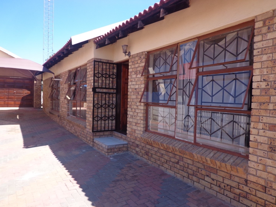 3 Bedroom Property for Sale in Lesedi Park Limpopo