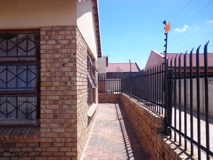 3 Bedroom Property for Sale in Lesedi Park Limpopo