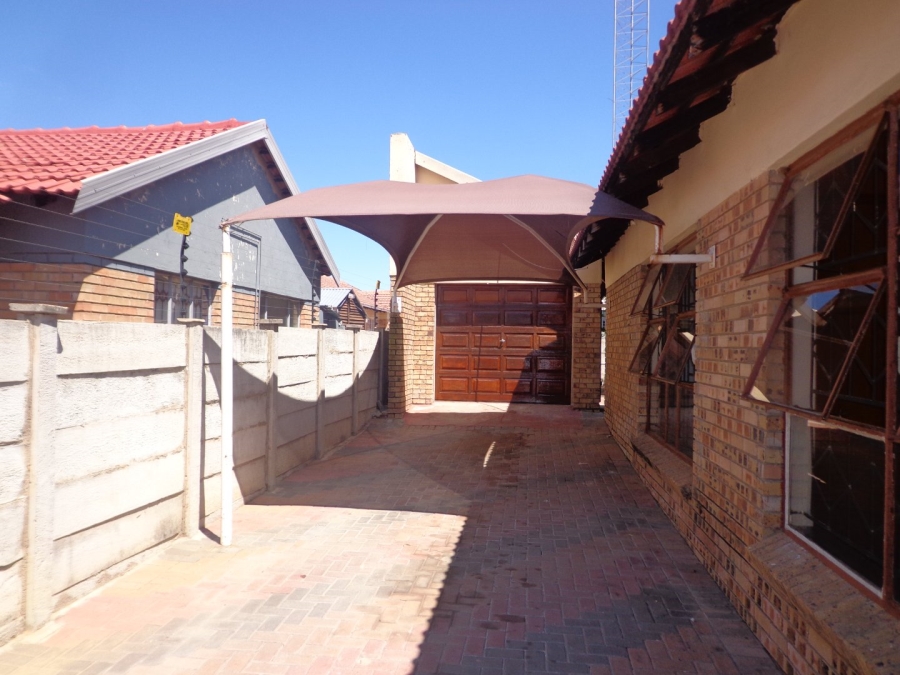 3 Bedroom Property for Sale in Lesedi Park Limpopo