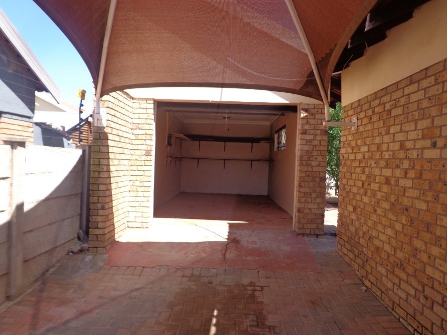 3 Bedroom Property for Sale in Lesedi Park Limpopo