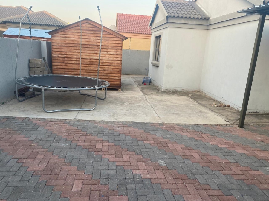 3 Bedroom Property for Sale in Rethabile Gardens Limpopo