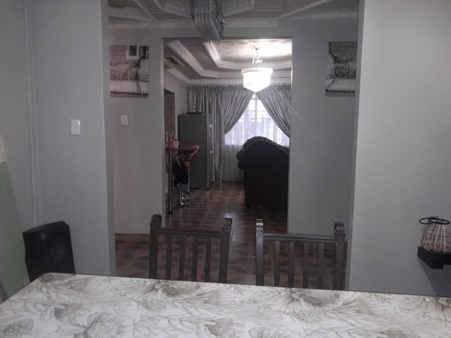 4 Bedroom Property for Sale in Modjadjiskloof Limpopo