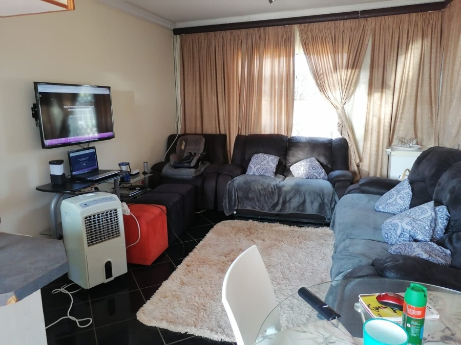 2 Bedroom Property for Sale in Florapark Limpopo