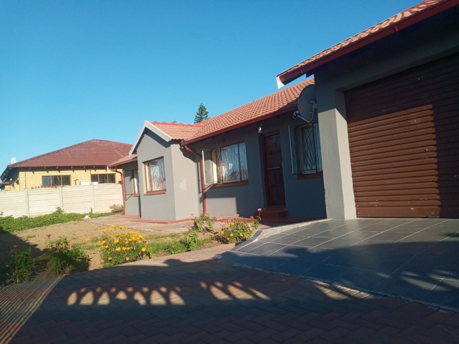  Bedroom Property for Sale in Madiba Park Limpopo