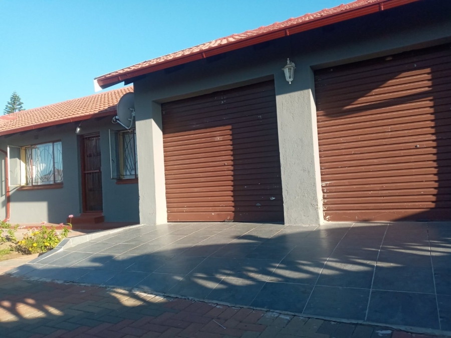  Bedroom Property for Sale in Madiba Park Limpopo