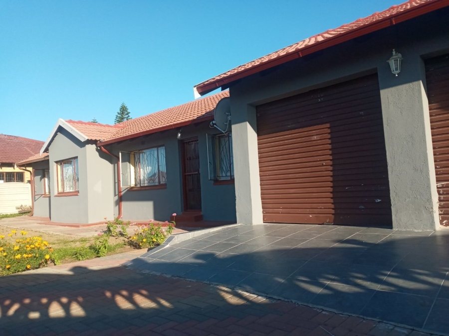  Bedroom Property for Sale in Madiba Park Limpopo