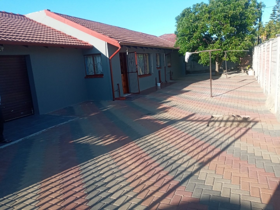  Bedroom Property for Sale in Madiba Park Limpopo