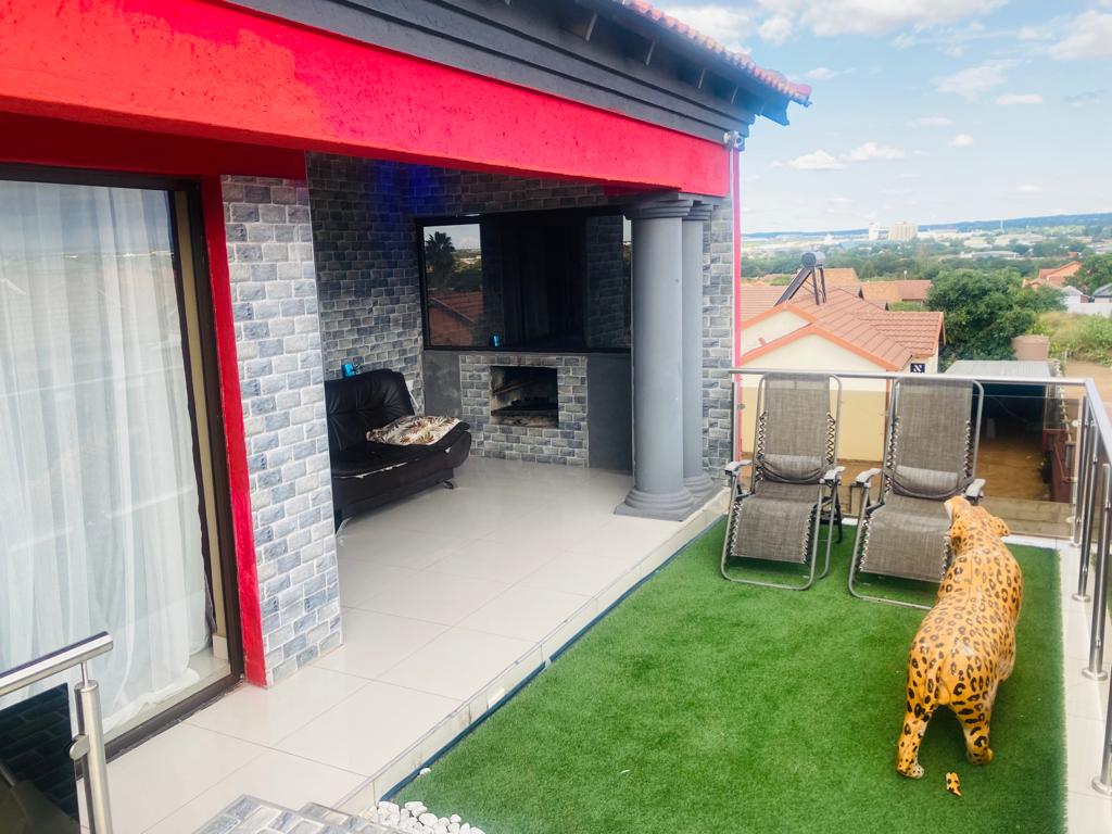 5 Bedroom Property for Sale in Emdo Park Limpopo