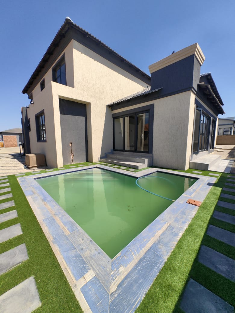 6 Bedroom Property for Sale in Woodhill Estate Limpopo