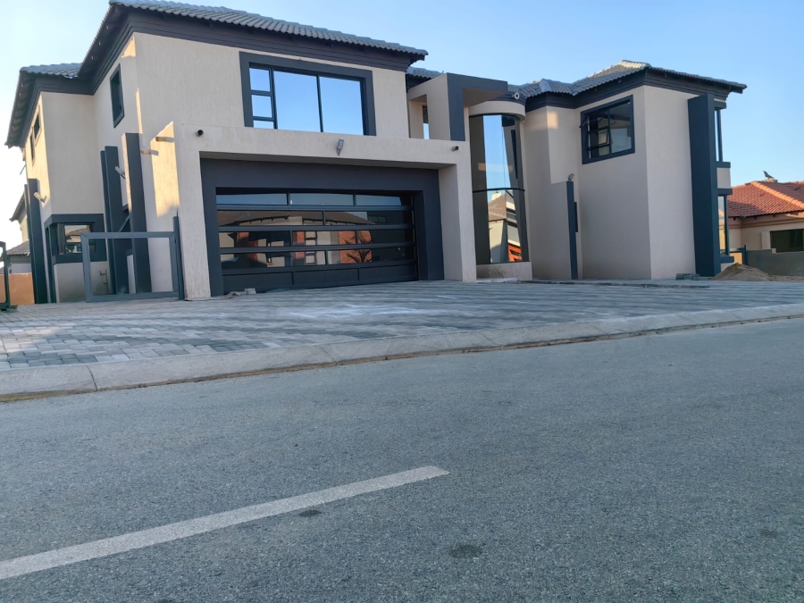 6 Bedroom Property for Sale in Woodhill Estate Limpopo