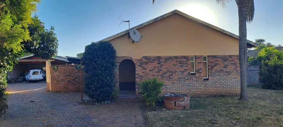 4 Bedroom Property for Sale in Penina Park Limpopo