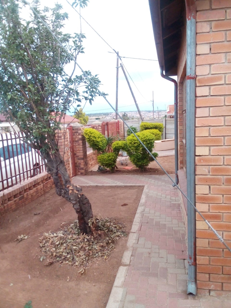 2 Bedroom Property for Sale in Seshego Limpopo