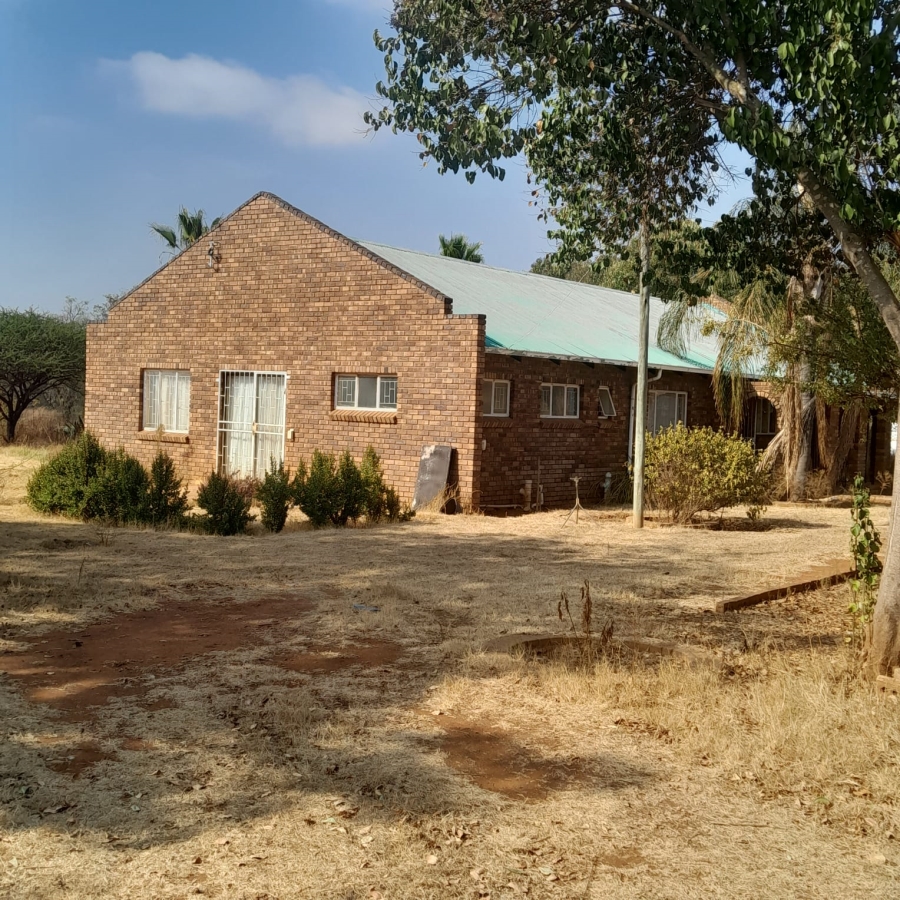 3 Bedroom Property for Sale in Kalkfontein A H Limpopo