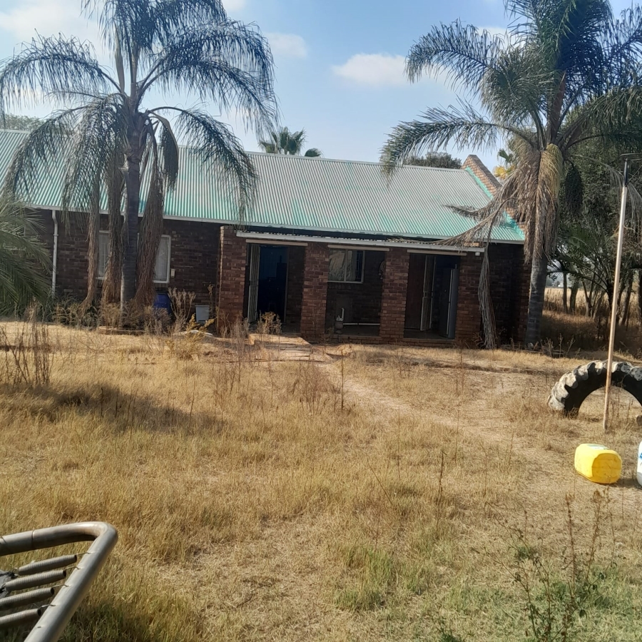 3 Bedroom Property for Sale in Kalkfontein A H Limpopo